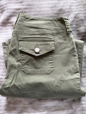 Women’s Boot Cut Utility Pants in Olive Green